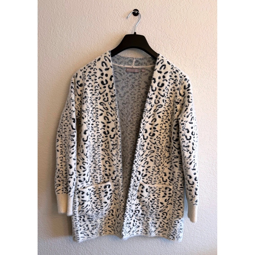 Womens Evolution by Cyrus Leopard Print Eyelash Knit Cardigan Cream Black/Size S